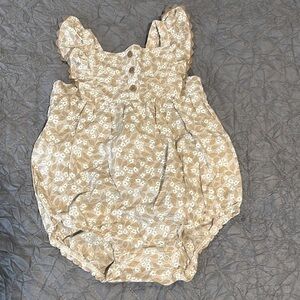 Nwot carters girls one piece outfit 18m